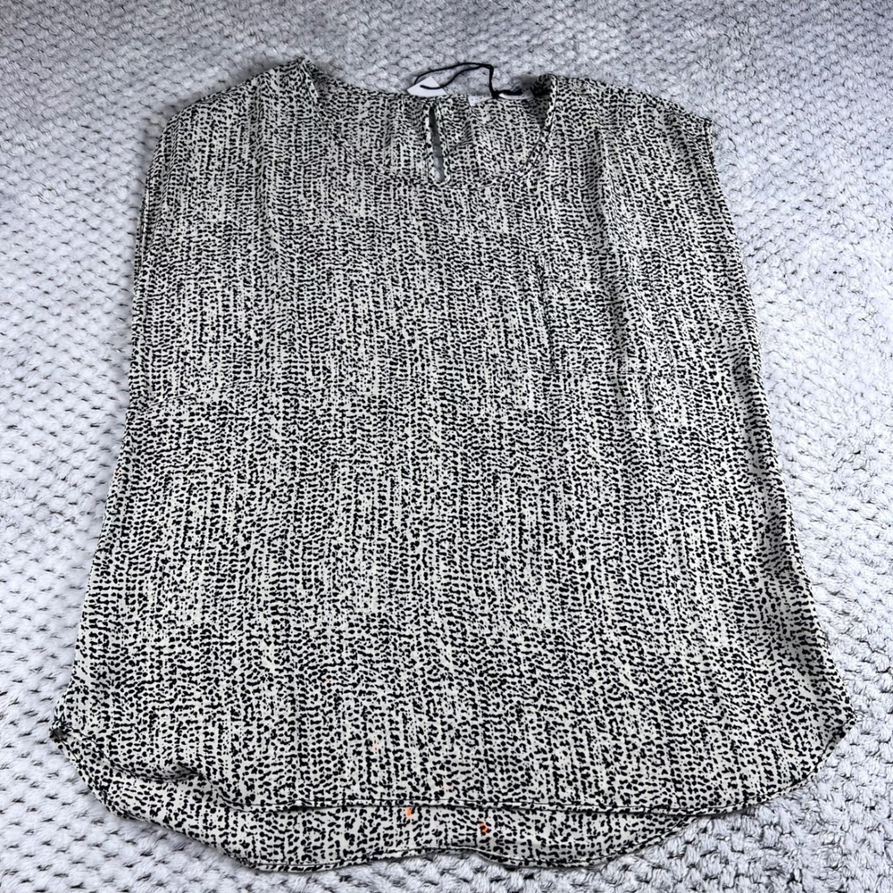 THREE EIGHTY TWO Black White Speckled Print Sleeveless‎ V Neck Keyhole Top XS
